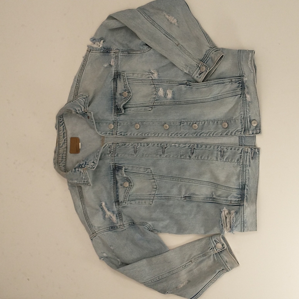 American Eagle Distressed Light Color Denim Jean Jacket Classic Trucker Thrashed